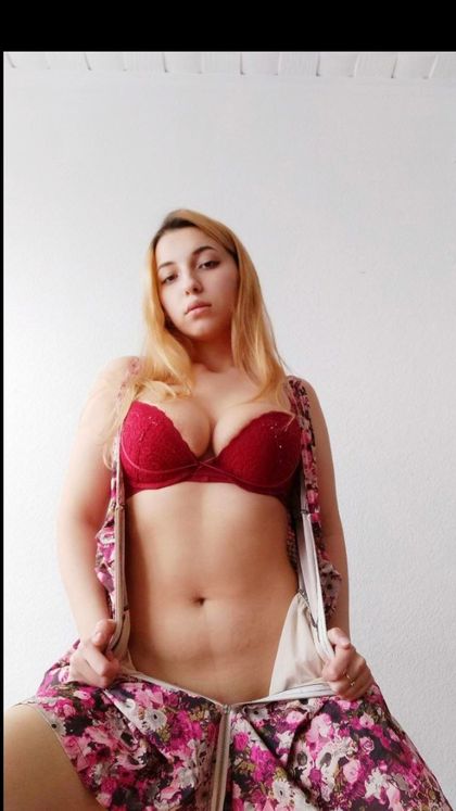 18yo.🤩 videocall & sext queen 👑 @sweet-blonde nude pics