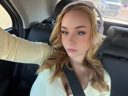 zoeyuso OnlyFans picture