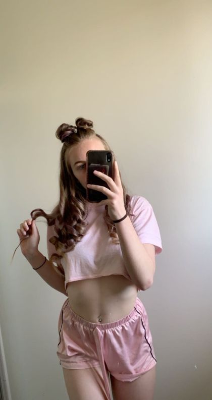 hollyswallows OnlyFans picture