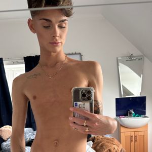 Images of Best OnlyFans Accounts near Portsmouth, England, United ...