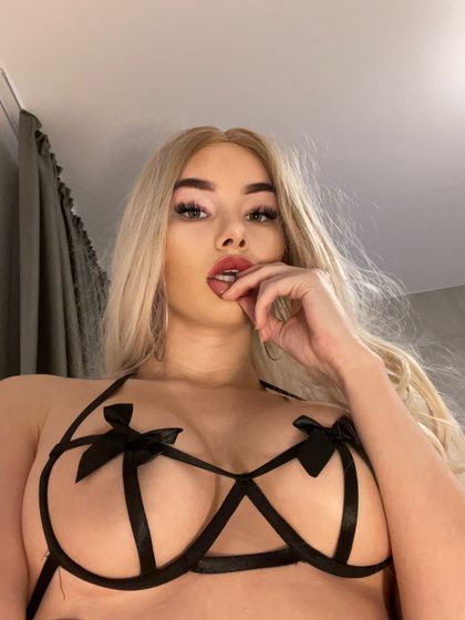 ariaphoenixfree OnlyFans picture