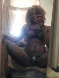 naughtyhousewife12 OnlyFans picture