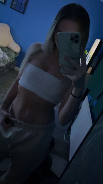 blondes6824 OnlyFans picture