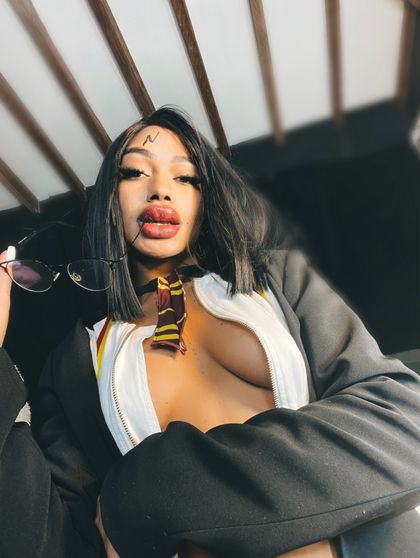 manyuhh OnlyFans picture
