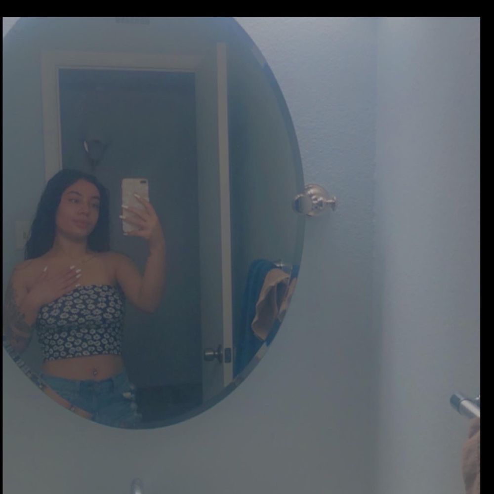 lena.v OnlyFans profile picture