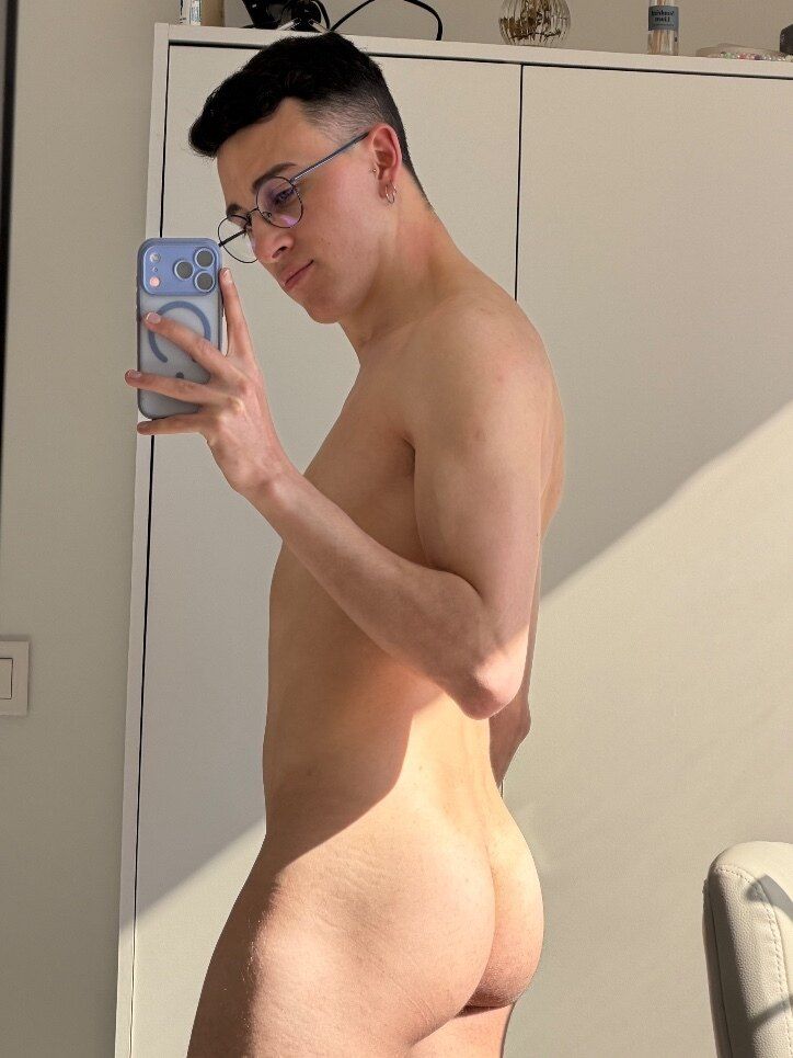 charmingalexxx OnlyFans profile picture