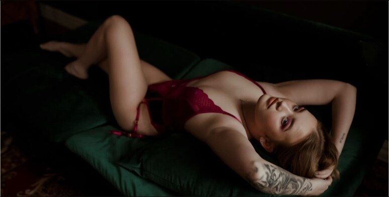 lyraafterdark OnlyFans profile picture