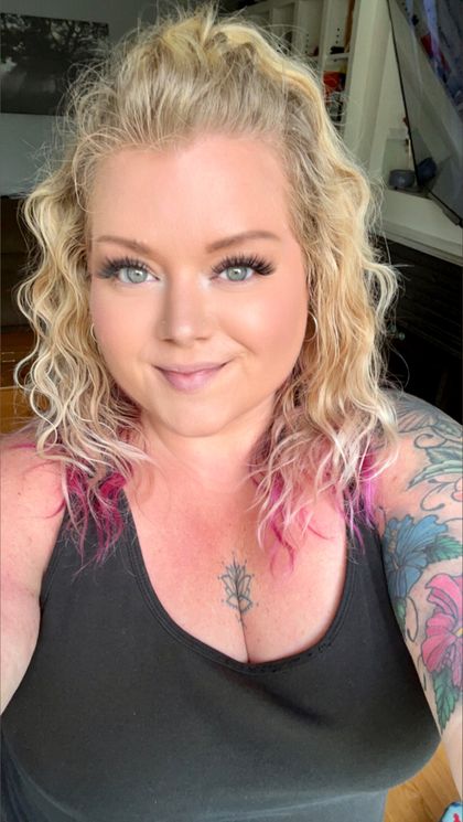 kindamilfish OnlyFans picture