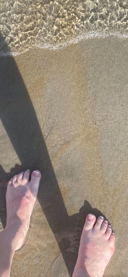 ashleyroyalfeet OnlyFans picture