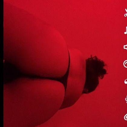 officialxnena OnlyFans picture
