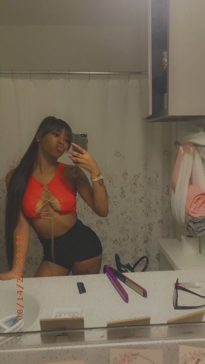 skinnyassmiaa OnlyFans picture