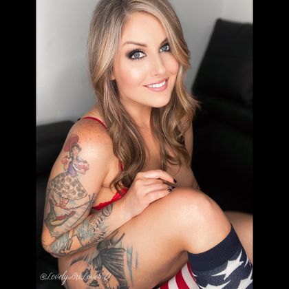 lovelybriarchives OnlyFans picture