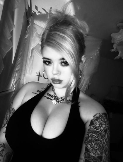 godthiic OnlyFans picture