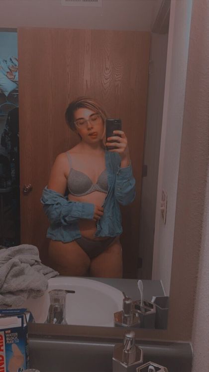 switchy_lil_pet OnlyFans picture
