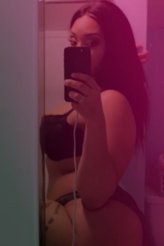 themamiinextdoor OnlyFans picture
