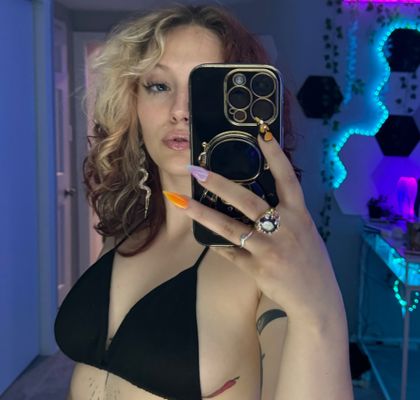 cherrybahmer OnlyFans picture