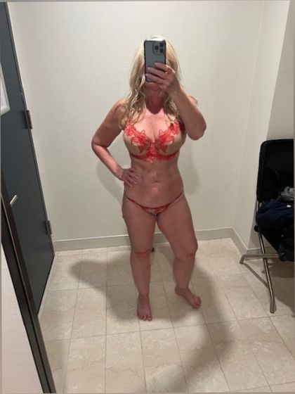 luv2bpleasured OnlyFans picture