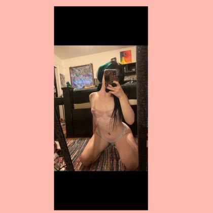 happyhippieree OnlyFans picture