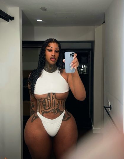 thesuamuva OnlyFans picture