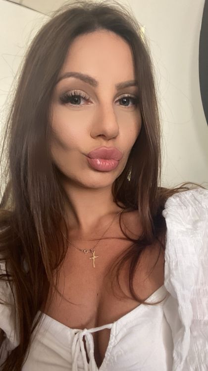 kinky_brunette OnlyFans picture