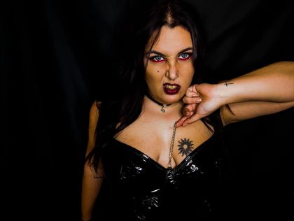lapoisonivi OnlyFans picture
