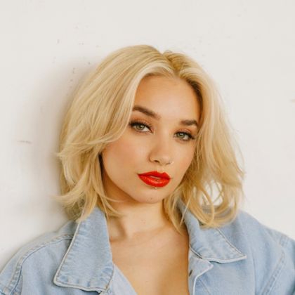 Best Ellablaine OnlyFans Accounts | FansMetrics.com