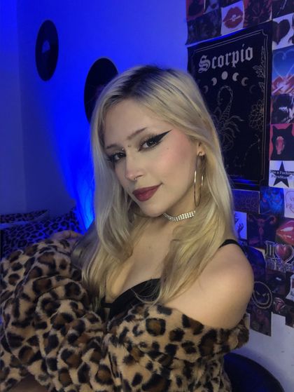 scorpiohotpink OnlyFans picture