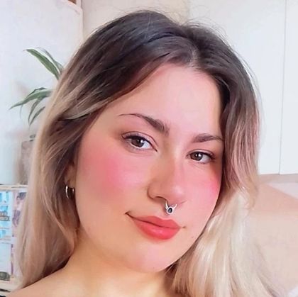 lou.red OnlyFans picture
