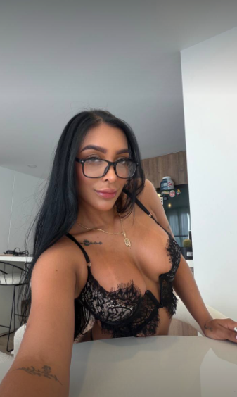 zoeytatia OnlyFans picture