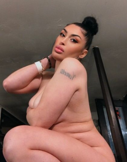 sweetpersian OnlyFans picture