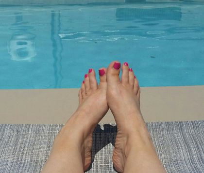 snowwifefeet OnlyFans picture