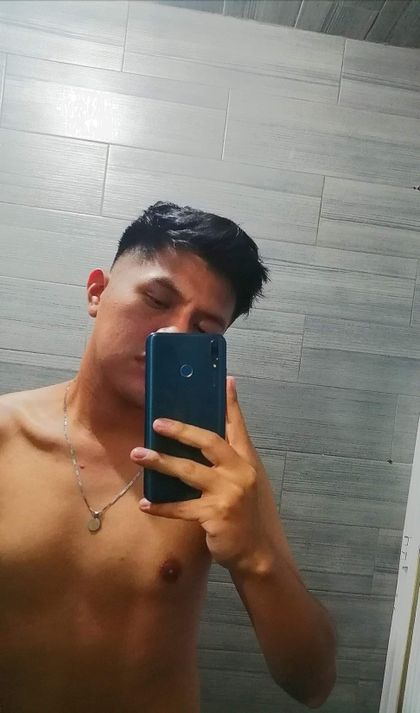 bisexualboy13 OnlyFans picture