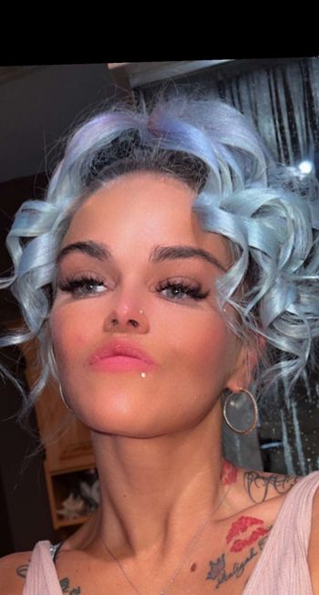 nikkidiamond OnlyFans - Free Trial - Photos - Socials | FansMetrics.com