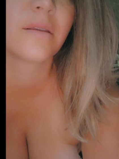 herefortheweirdos0963 OnlyFans picture