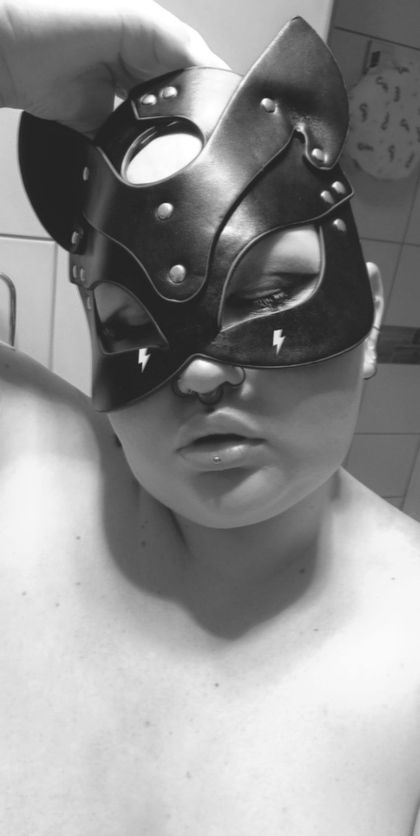 romancingthemask OnlyFans picture
