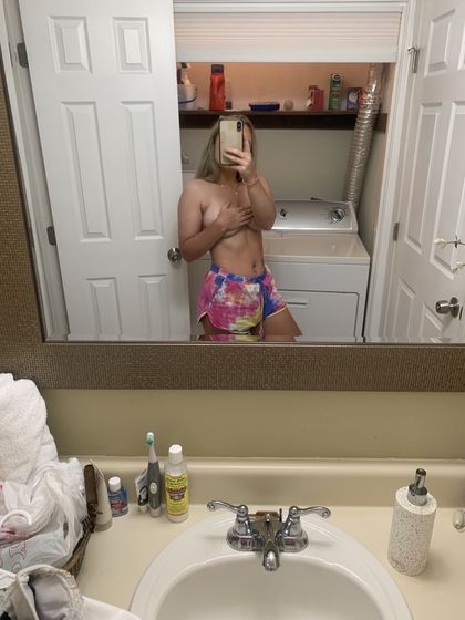adrianneslove OnlyFans picture
