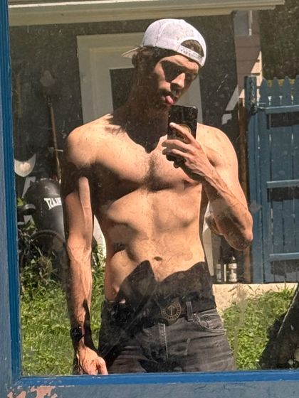 ezrafenrir OnlyFans picture