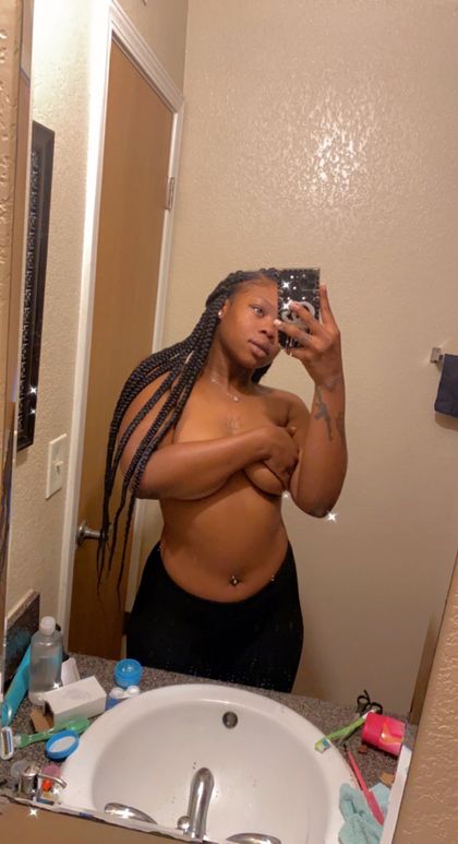 chelseydamfndon OnlyFans picture
