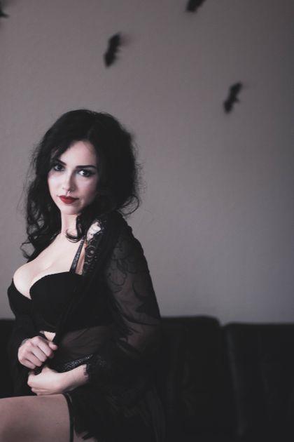 Best Hot Bruja OnlyFans Accounts | FansMetrics.com