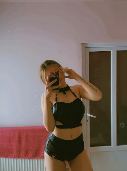 mioanaq OnlyFans picture