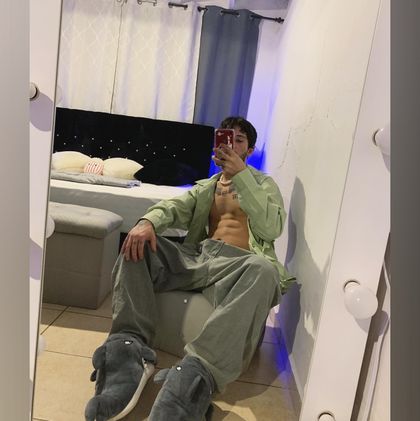 alejandrodaddy OnlyFans picture