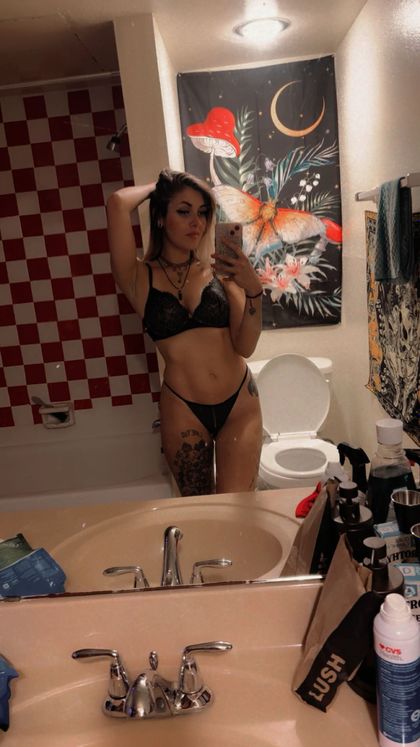 lyla-monroe OnlyFans picture