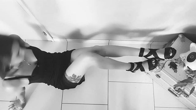 feet_in_wall OnlyFans profile picture