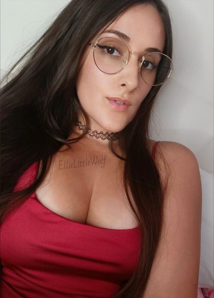 ellielittlewolf OnlyFans picture