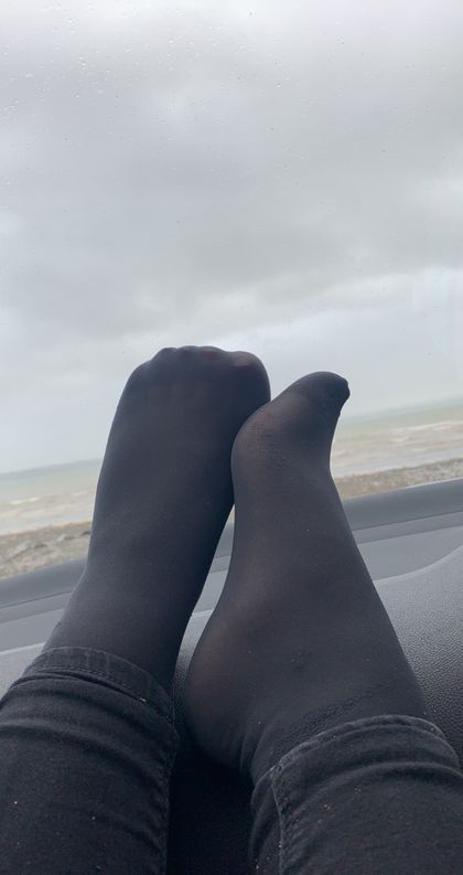footfetishsistersss OnlyFans picture
