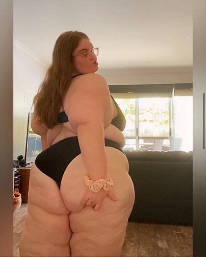 lovingloralie OnlyFans picture