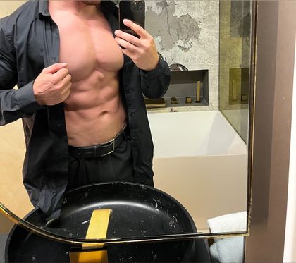 troncq OnlyFans picture