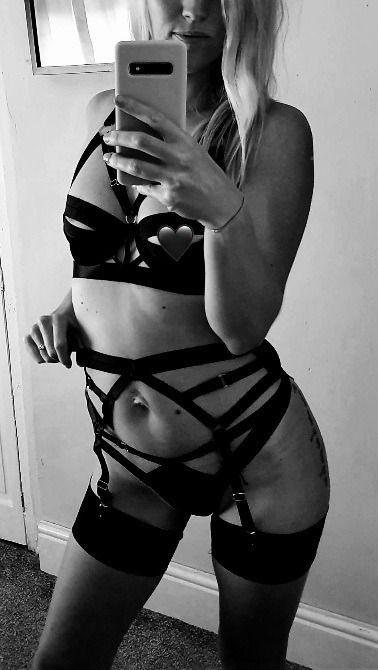 hotwifecouplexx OnlyFans picture