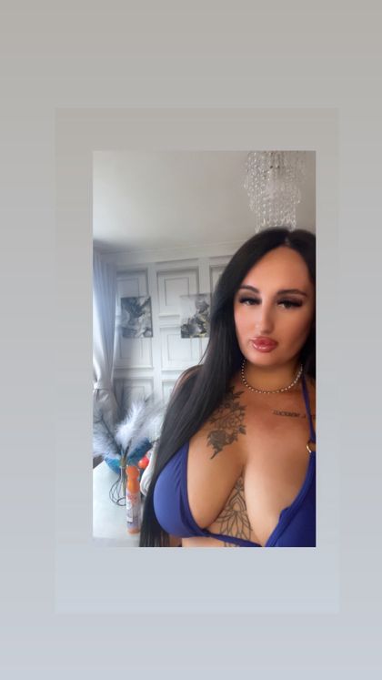 itsyourgirlliv OnlyFans picture