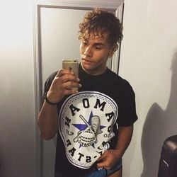 rocky-pdx OnlyFans - Free Trial - Photos - Socials | FansMetrics.com